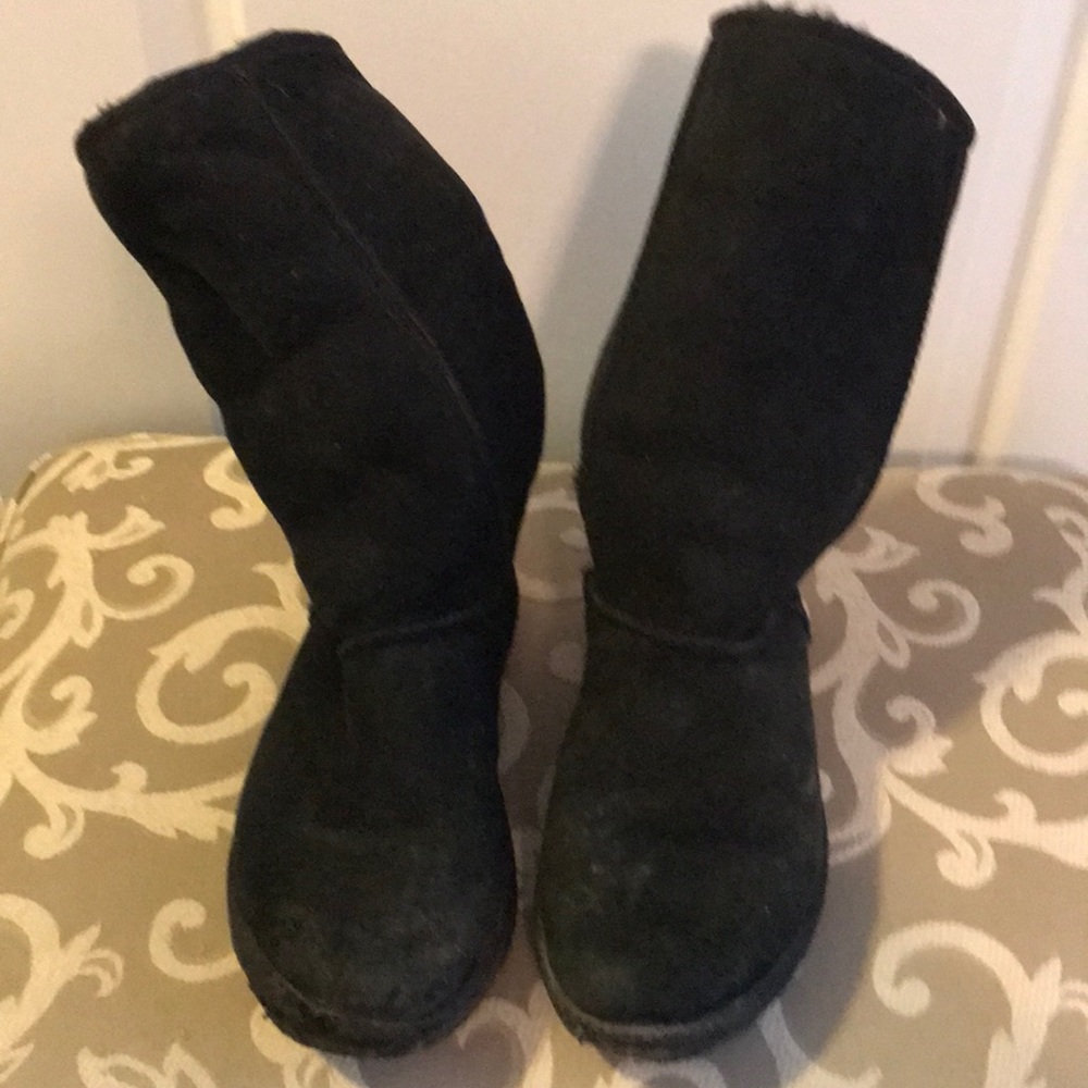 Black UGG boots